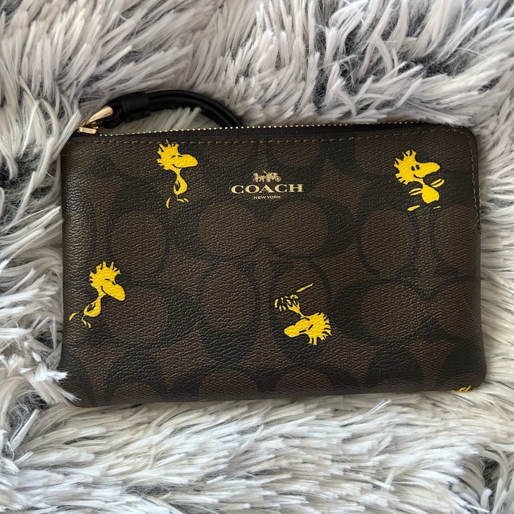 ⚡️FLASH SALE!⚡️NWOT 🥜 COACH X PEANUTS • Limited Edition Wristlet